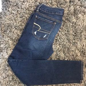 Size 6 stretch distressed American Eagle jeans